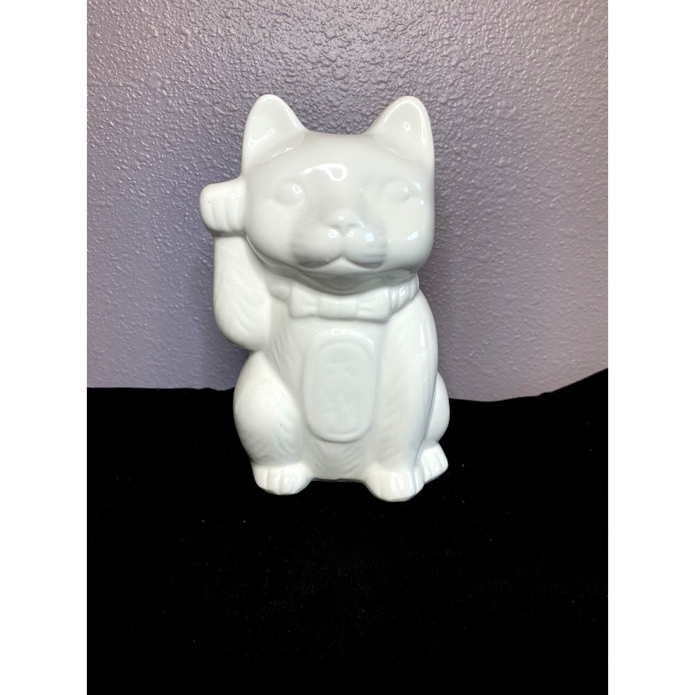 Vintage Benihana Lucky Fu Cat Tiki Mug White Ceramic Maneki Neko DW127